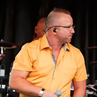 Butta bei de Fische Sänger Benny auf der Bühne